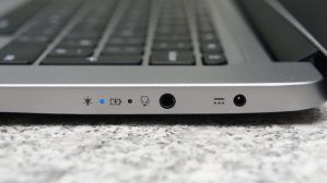 acer_chromebook_14_right_side_ports