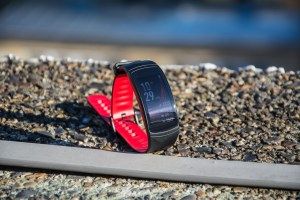 samsung_gear_fit2_pro_review_-_1